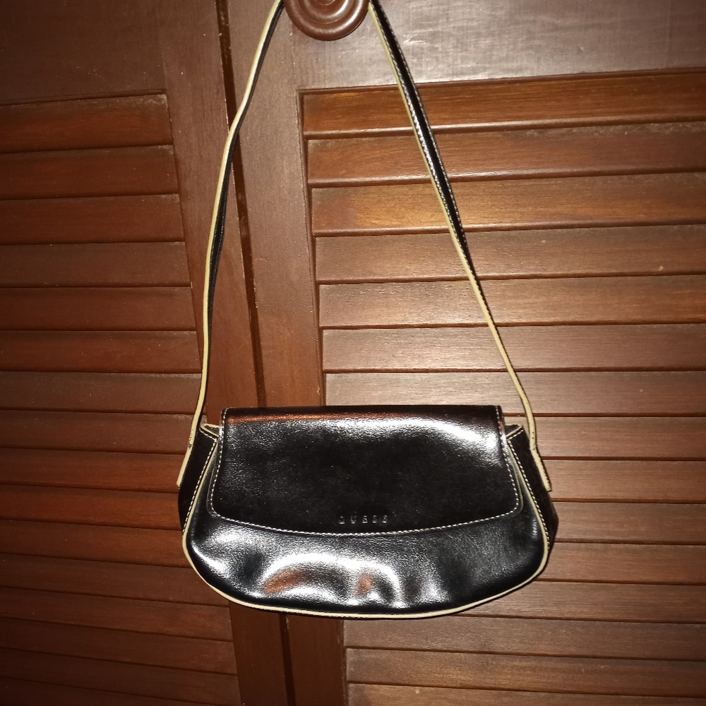 Guess purse 👛